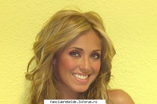 3 poze cu anahi